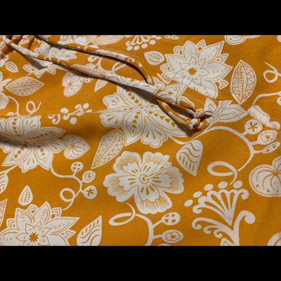 REITMANS Fun Floral Top - Picture 3 of 7